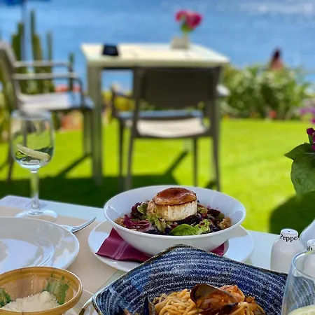 Hébergement de vacances Morden House With Ocean View Pool, Air Con *